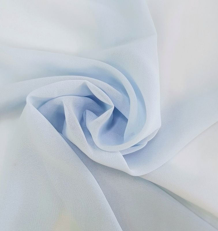 Бледно-голубой шифон